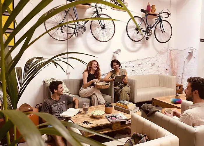 Bed & Bike Barcelona Hostel